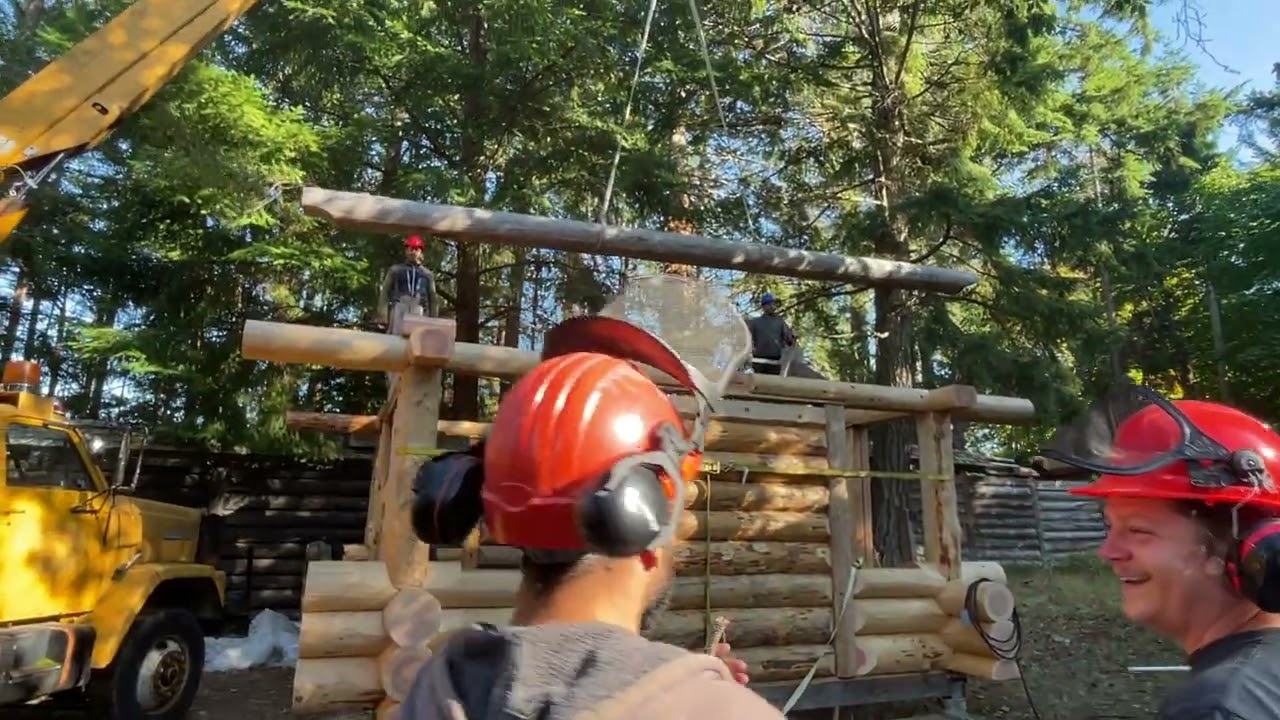2023 Gabriola Island - Log Building Course, 棟上げ
