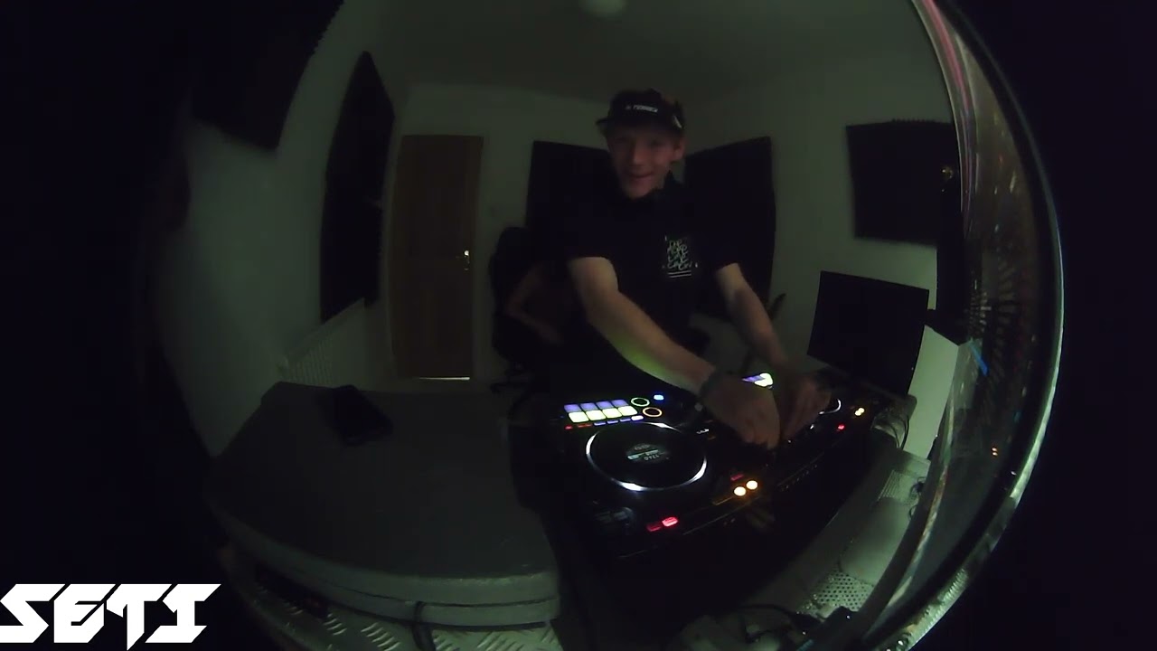 SETI 001 - CHUGZ B2B B33BA