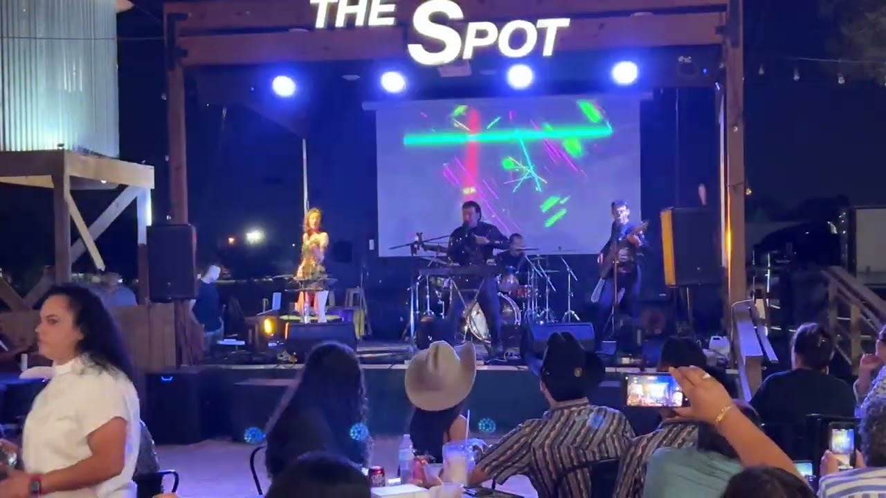 Presentación de Grupo La Broma de Leobardo Salazar en The Spot at San Juan