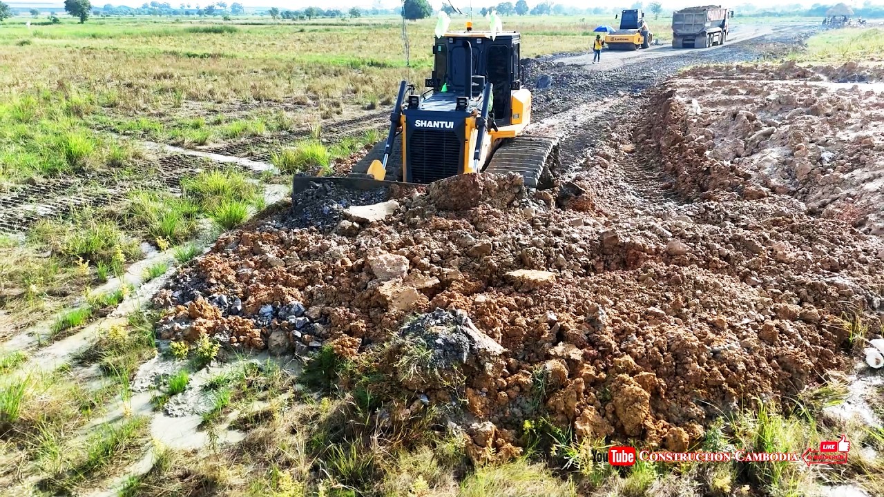 Cutting Edge Shantui Bulldozer Technology ! Massive Landfill Up & Farm Site Preparation