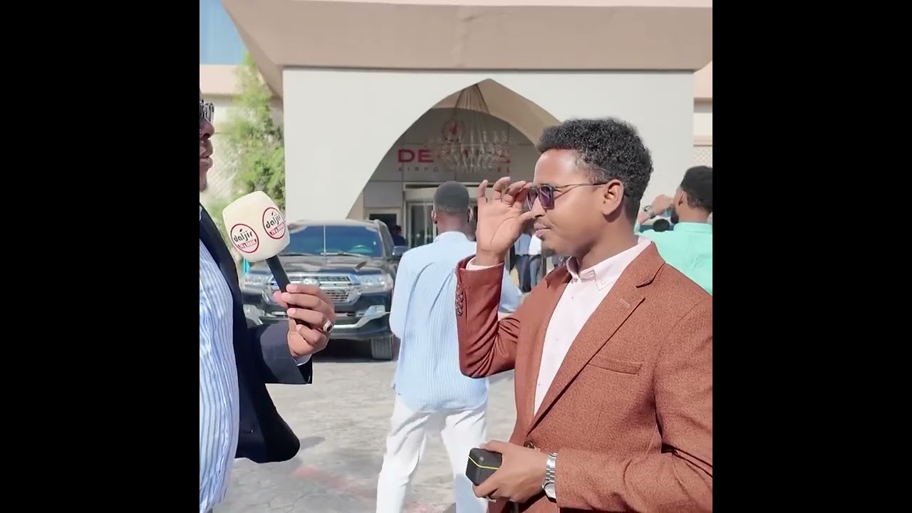 Maxaa socda hadda? Kulan doceed u dhexeeya Xasan Shiikh, Madoobe, Deni & Shariifka oo bilowday 