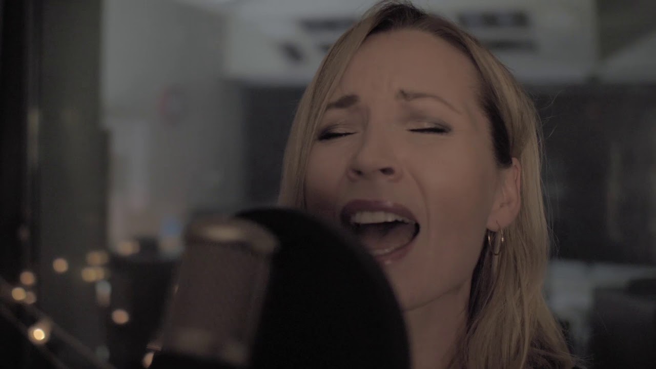 Anna Gigiel - Being Alive - Company - Przestać się bać