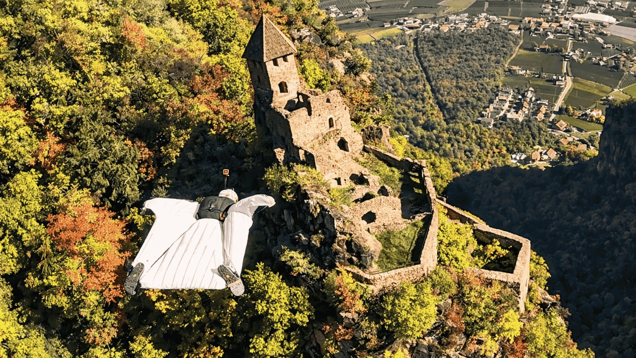 Insane Wingsuit Flyby of a 1000-Year-Old Castle