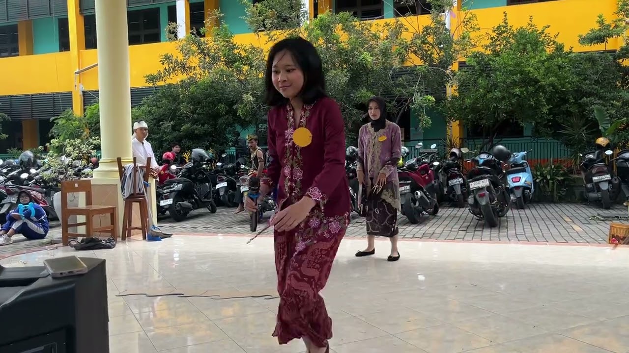 “KELOMPOK DRAMA 2” Bawang Putih dan Bawang Merah XII-F