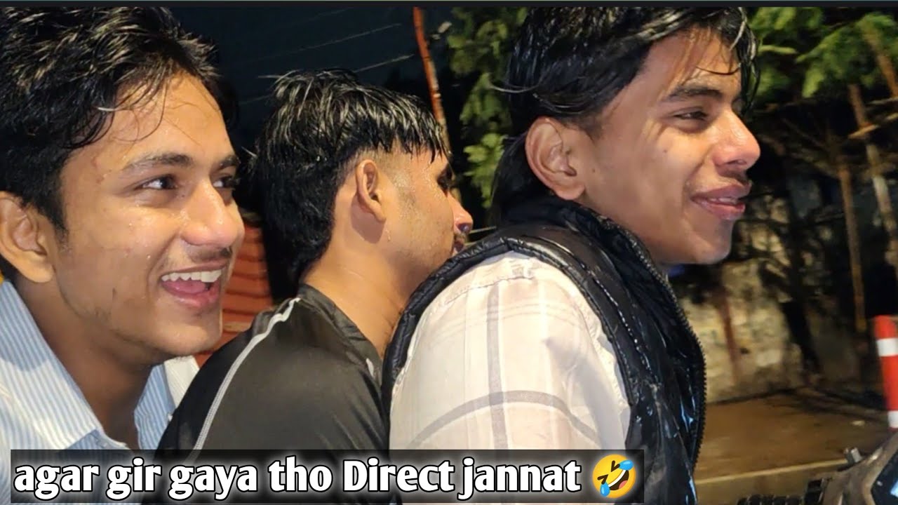 Barish ma bhi coffe ku leka gaya ⛈️. uska road pa watermelon khay 🤣.#vlogsunder_rayaan #vlog 