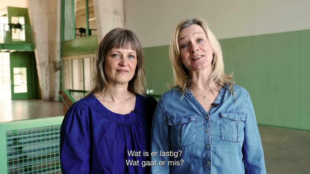Voorstelling 'Tussen de regels'. Over mensen die lezen en schrijven lastig vinden.