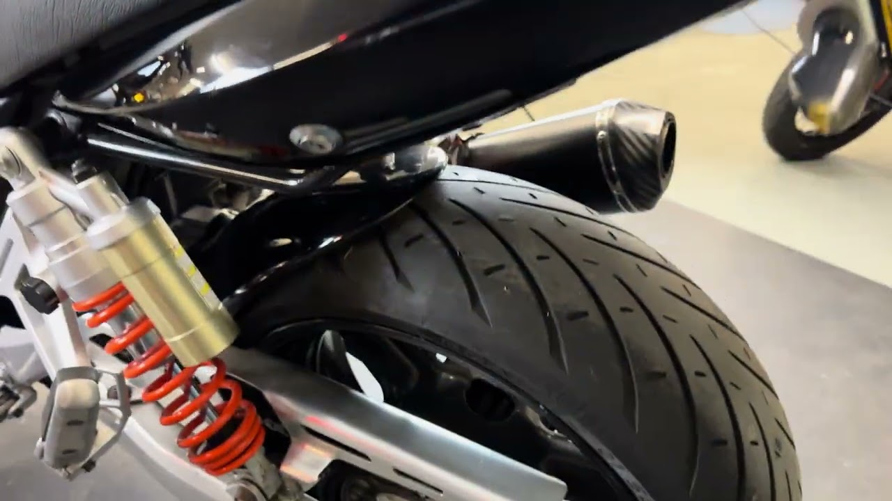 SUZUKI GSX 1400 WALK AROUND