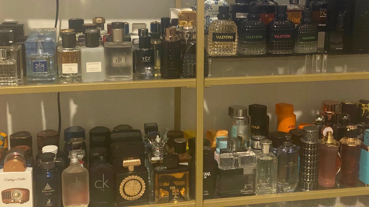 Showing my display shelf #fragrancereview 