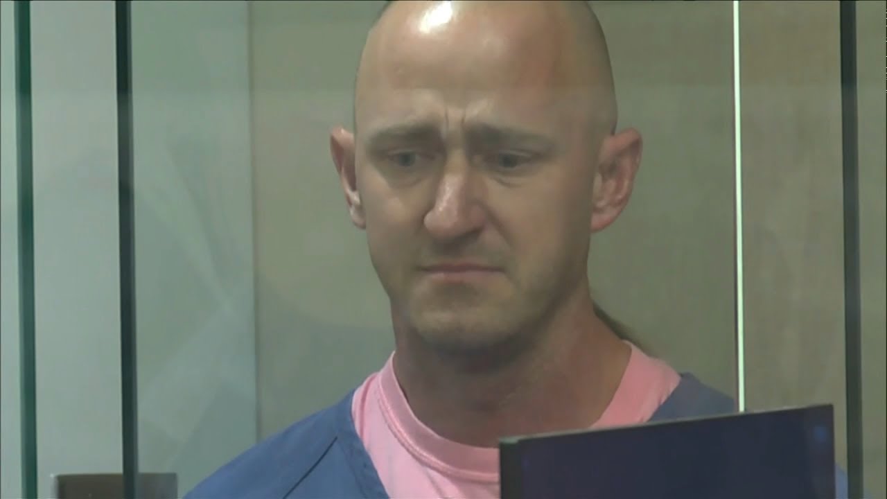 Ex-Alaska Airlines pilot who tried to cut plane's engines pleads guilty