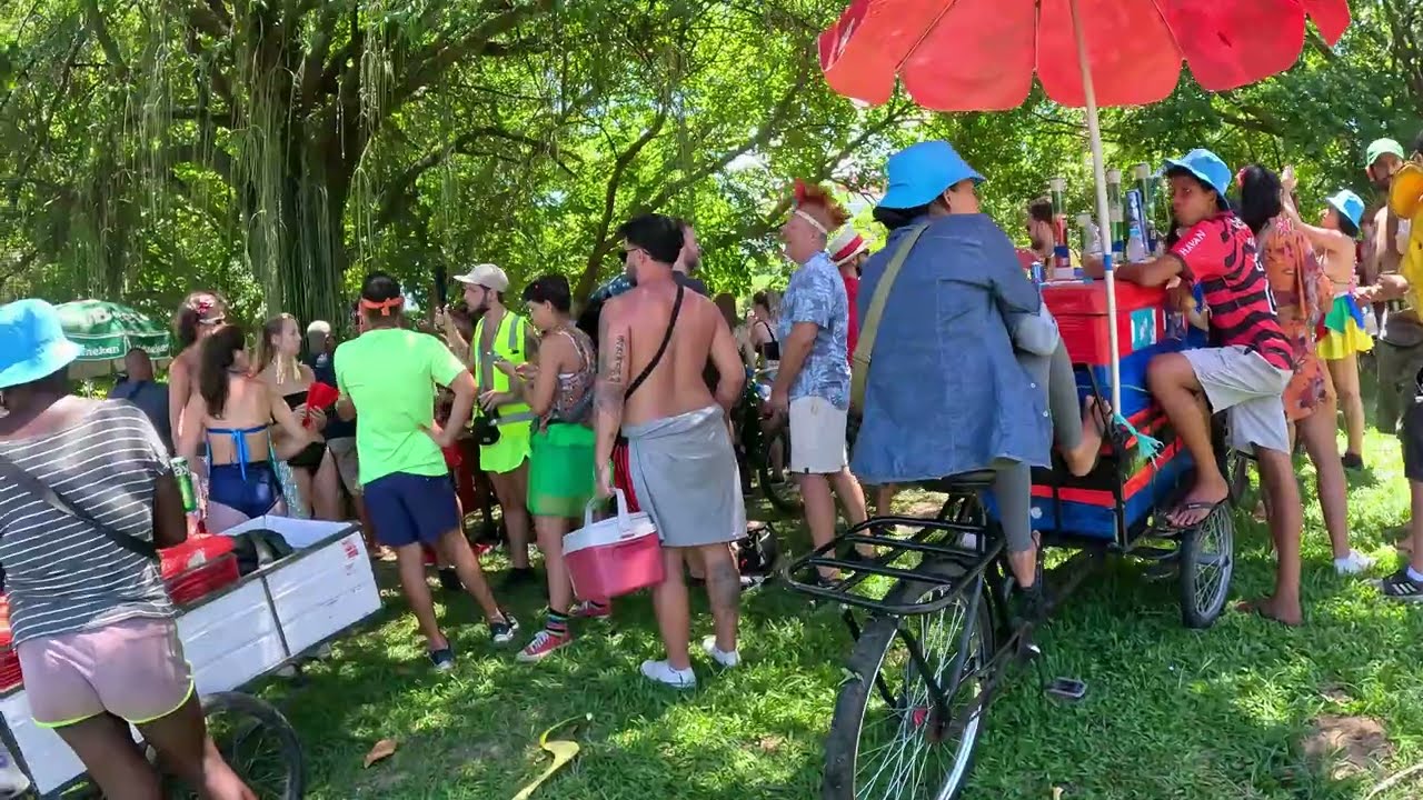 Walking Rio de Janeiro: Carnival 2025 Beach & Street Tour 🏖️