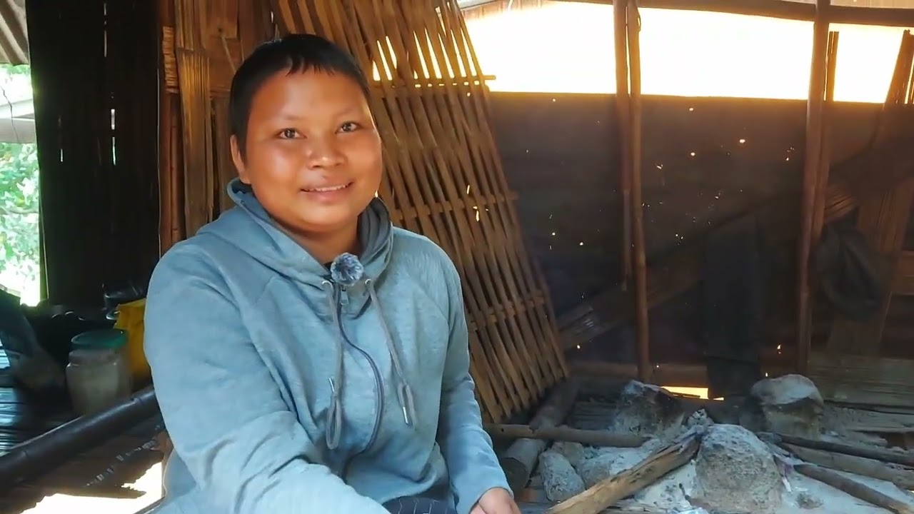 cô gái sống ở núi rường mới có 25tuôi mà mang chứng bệnh nghèo ung thư vú rất tội nghiệp 