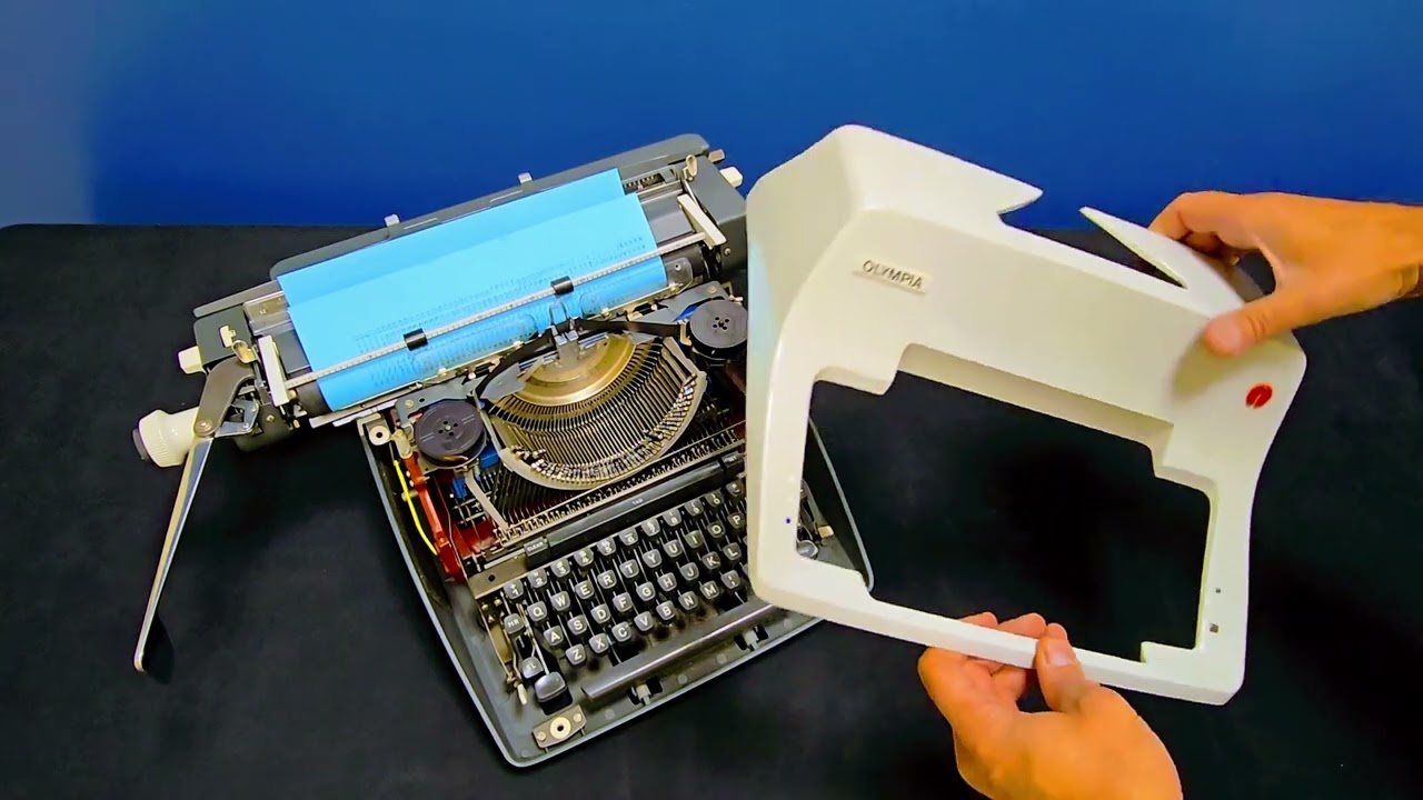 1970 Olympia SG3 - Solid Build, Smooth Typing - Serial Number 7-2424672 📃 ✉️ 