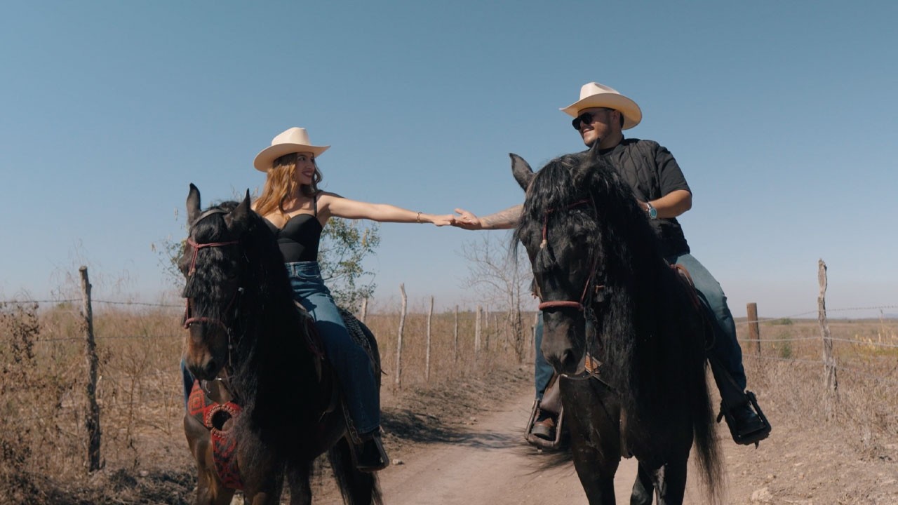 Banda Todo Terreno - Llegaste T&uacute; (Video Oficial)