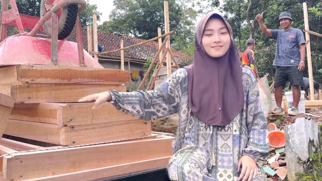 REVIEW BEDAH RUMAH NENG LINDA HARI KE TIGA PENGECORAN BALOK PONDASI DAN PENGIRIMAN KAYU
