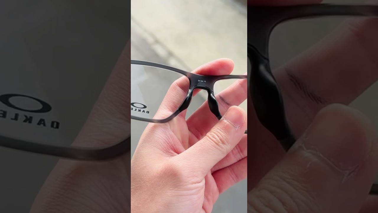 Oakley Chamfer Square | Satin Grey Smoke OX8143-02