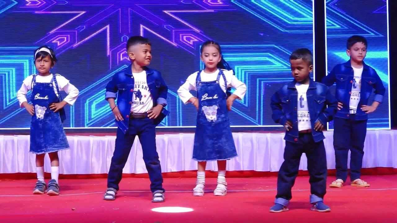 Love You Zindagi | Chota Baccha Janke | UKG Students Dance | GIS Hirebagewadi