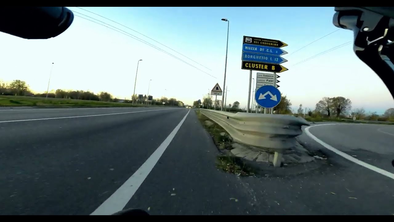 1 hour - 25 km of Road Cycling Workout Italy from Lodi to Milan for indoor biking video coach
