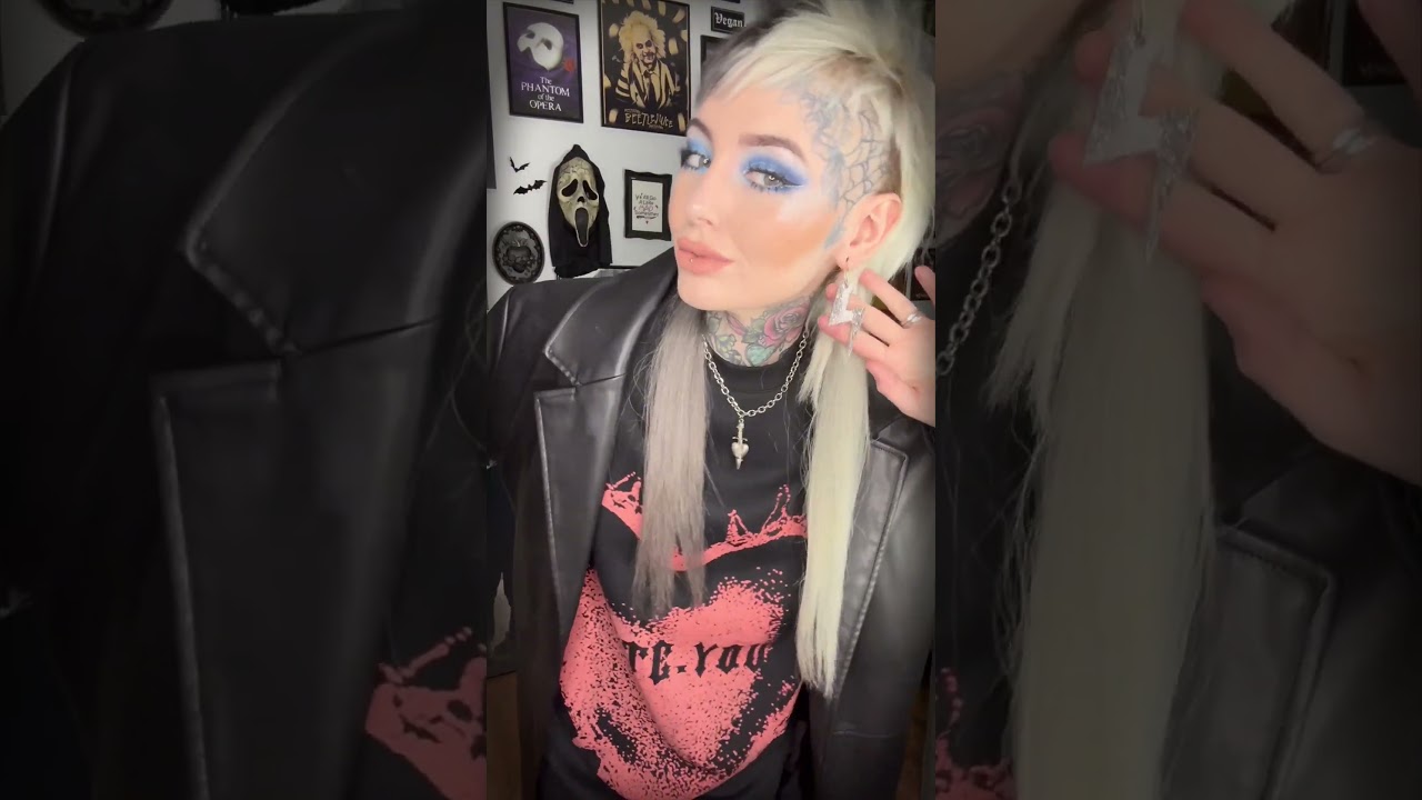 What the dress says🥰🖤 