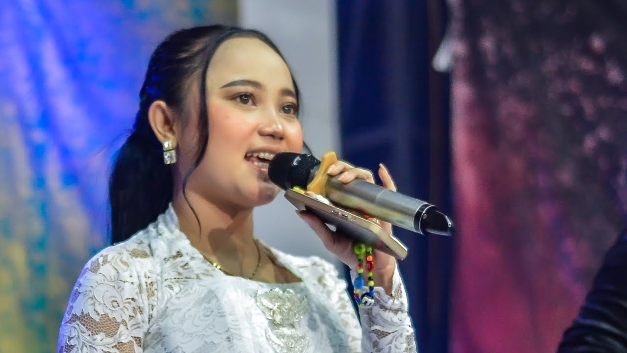 HIKMAH DIRI (FANY SABILA) DHEA GEMOI FEAT FILY KURCACI TEAM LIVE SHOW ANGKRINGAN TEH ITA