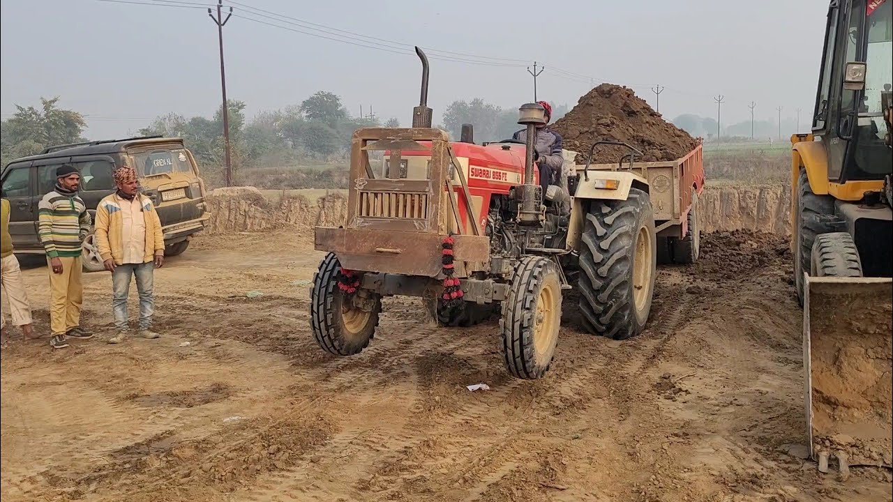 नये स्वराज के साथ भिड़ गया फार्मट्रक खुले मैदान मे हो गई टक्कर New Swaraj 855 Vs Farmtrac 45