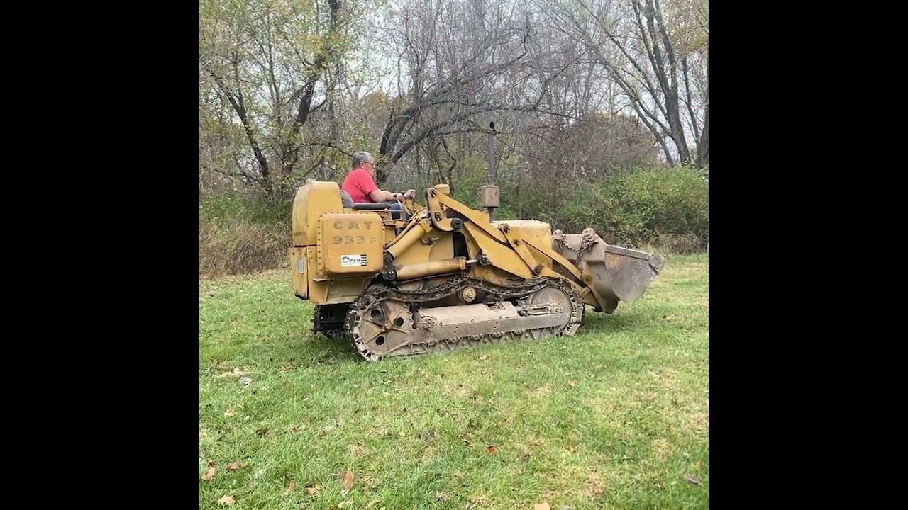 Caterpillar 933F Traxcavator | Cates Auction