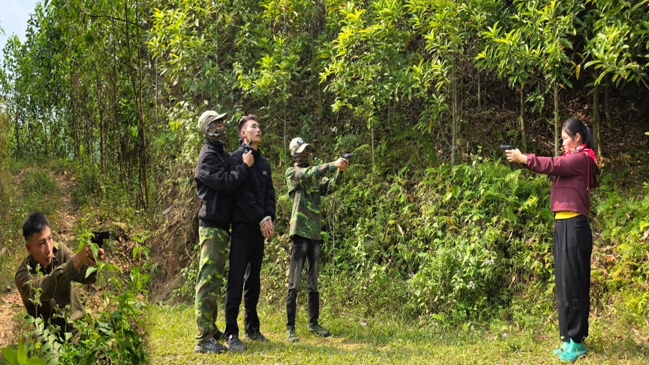 Brave police officer wife rescues husband from the clutches of autonomous region boss.