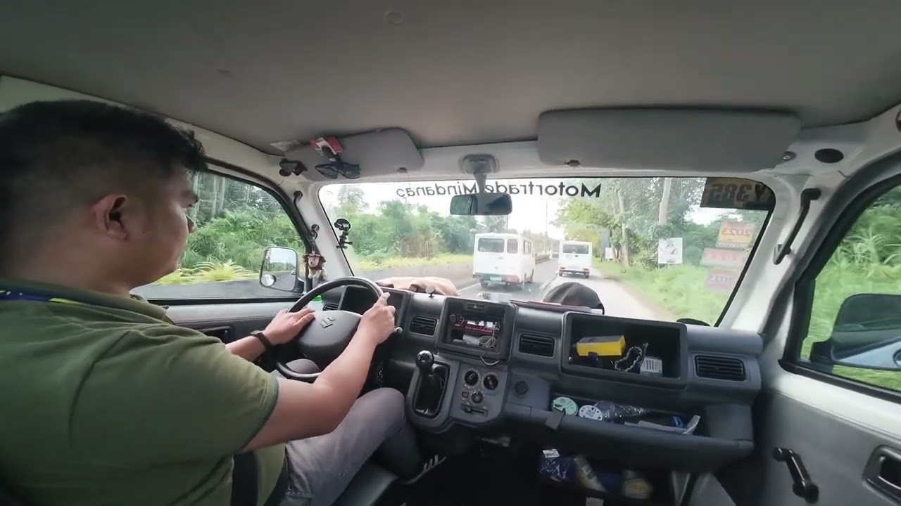 SUZUKI CARRY VS. ISUZU TRAVIS
