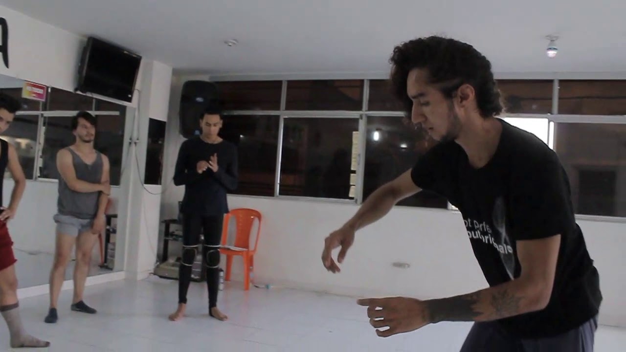 TRAINING IN CONTEMPORARY DANCE AND PHYSICAL THEATER BY JHONNY CAICEDO IBAGU&Eacute;   COLOMBIA
