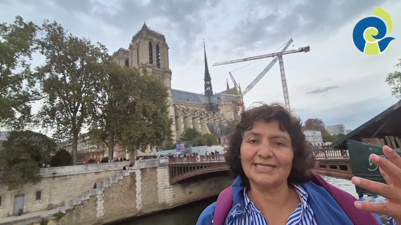 Estancia Académica 2025 París sobre  Eiffel y caminata