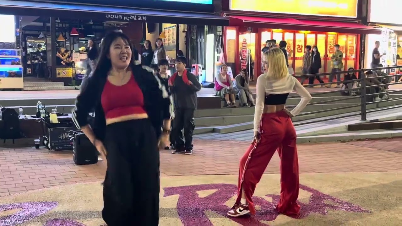 HONGDAE K-POP BUSKING - [HyunA & DAWN] Ping Pong (4)