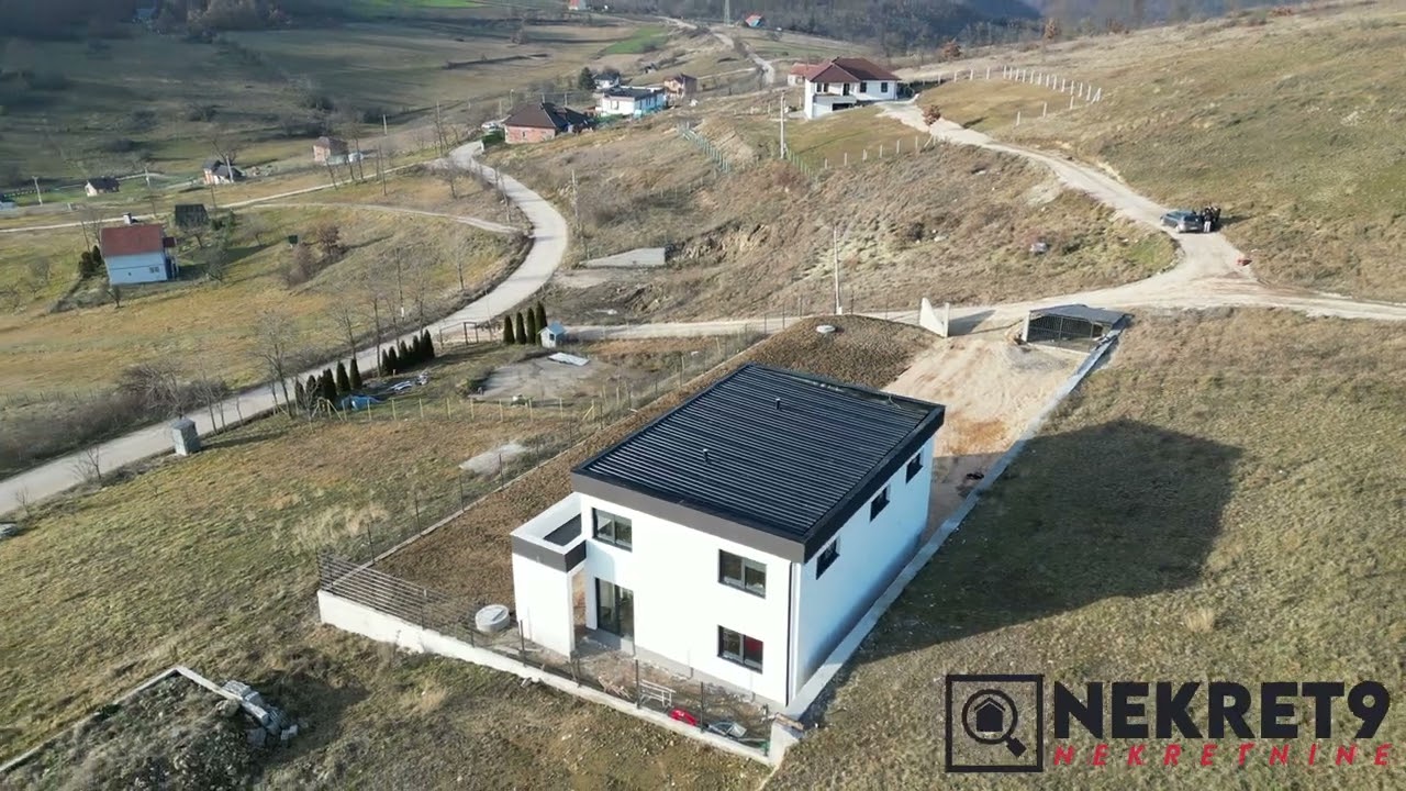 Kuća (Vojniće) Novi Pazar, 240m2 na 10ari placa.
