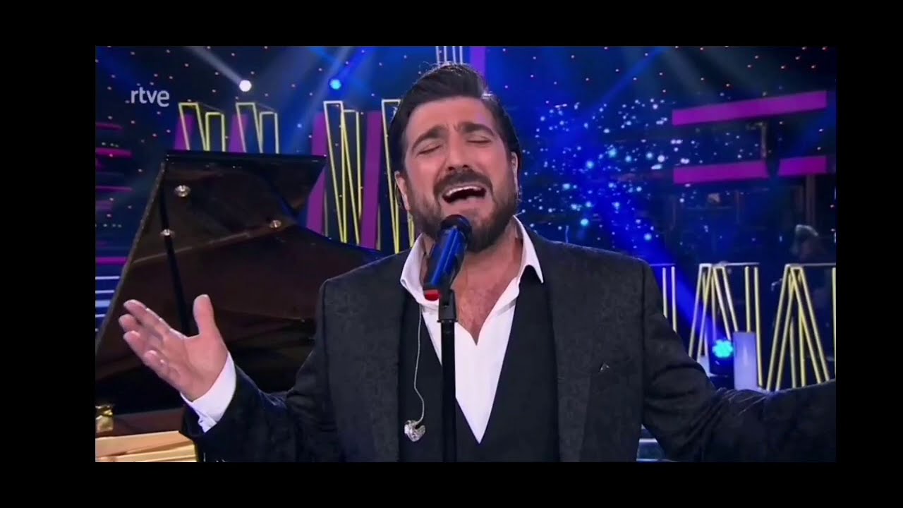 Entre sobras y sobras me faltas - Antonio Orozco en la Gala Feliz 2021