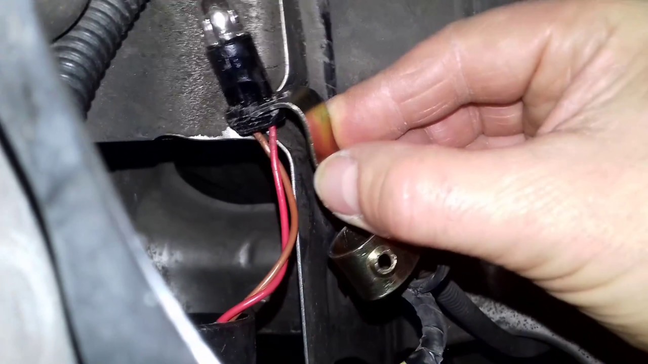 Żarówka postojowa. Skoda Fabia 2 replacement of the bulb.