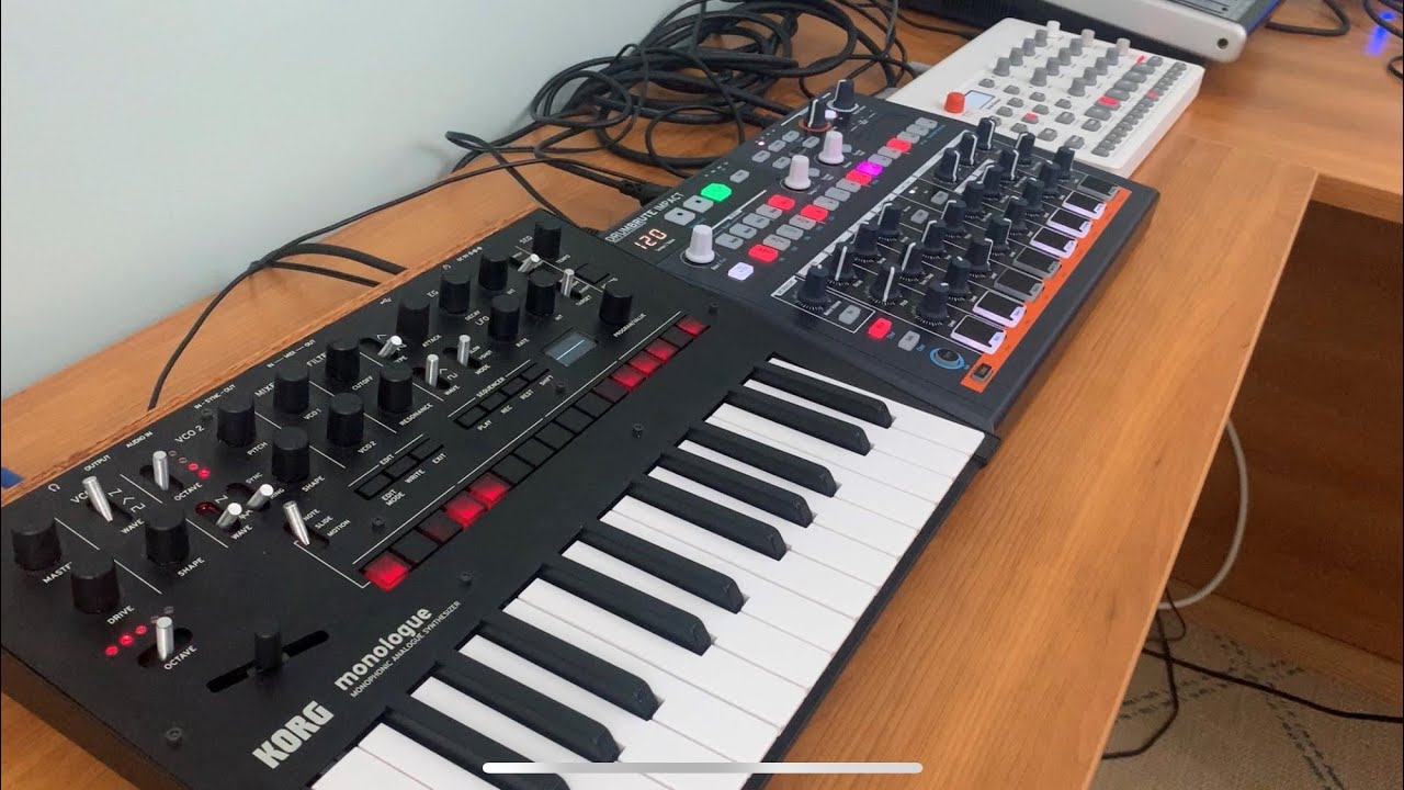 House - Korg Monologue, Arturia Drumbrute Impact, Model:Samples
