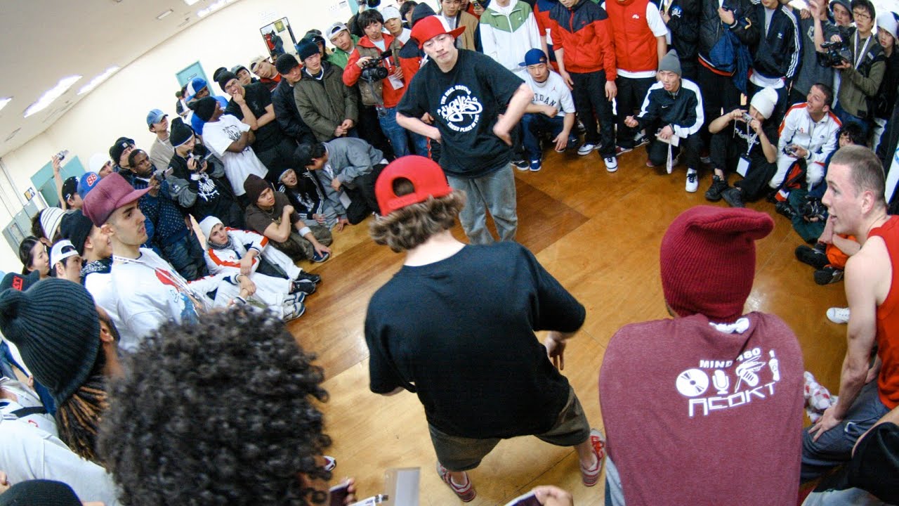 Rivers (Korea) vs. Mind180 (usa) | 2007 Bboy Unit Cypher. // KoreanRoc Historic Archive.
