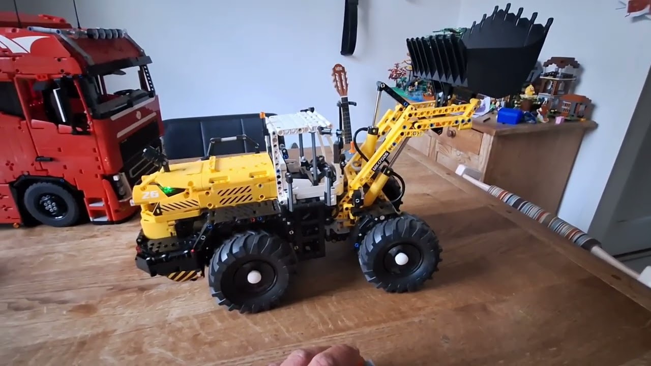 Mould King 17026 Wheel Loader Review and mods/mocs.