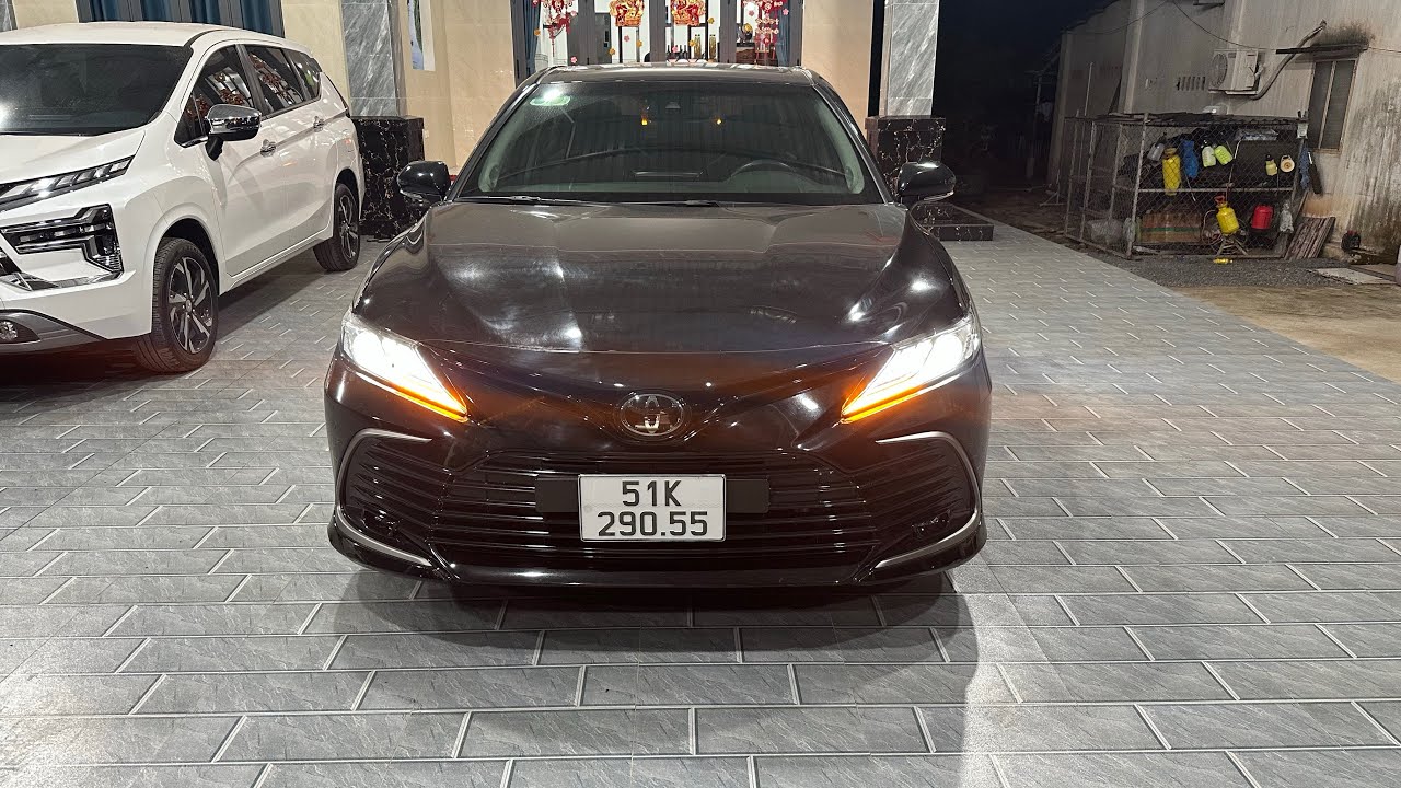 Camry 2.0 Q 2022 Km:17.000 sơn Zing hết xe một Chủ mua mới