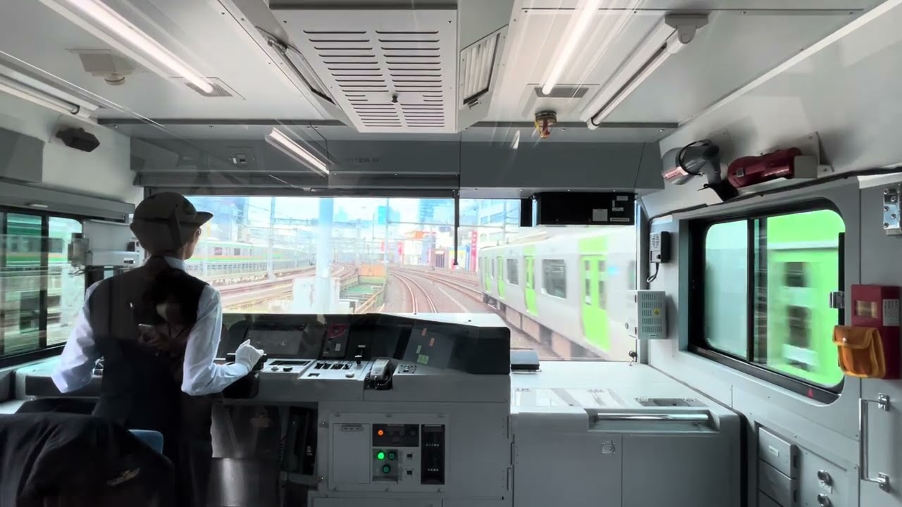 #山手線　#運転手　#tokyo  #電車　#japan #女運転士　#女性運転手　#jr  #railway  #train  #sl 