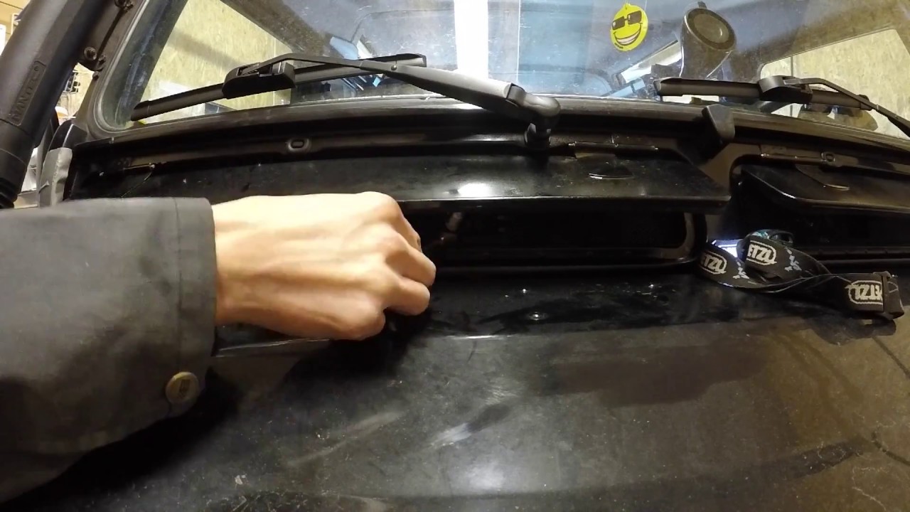 Defender front vent pins and seal