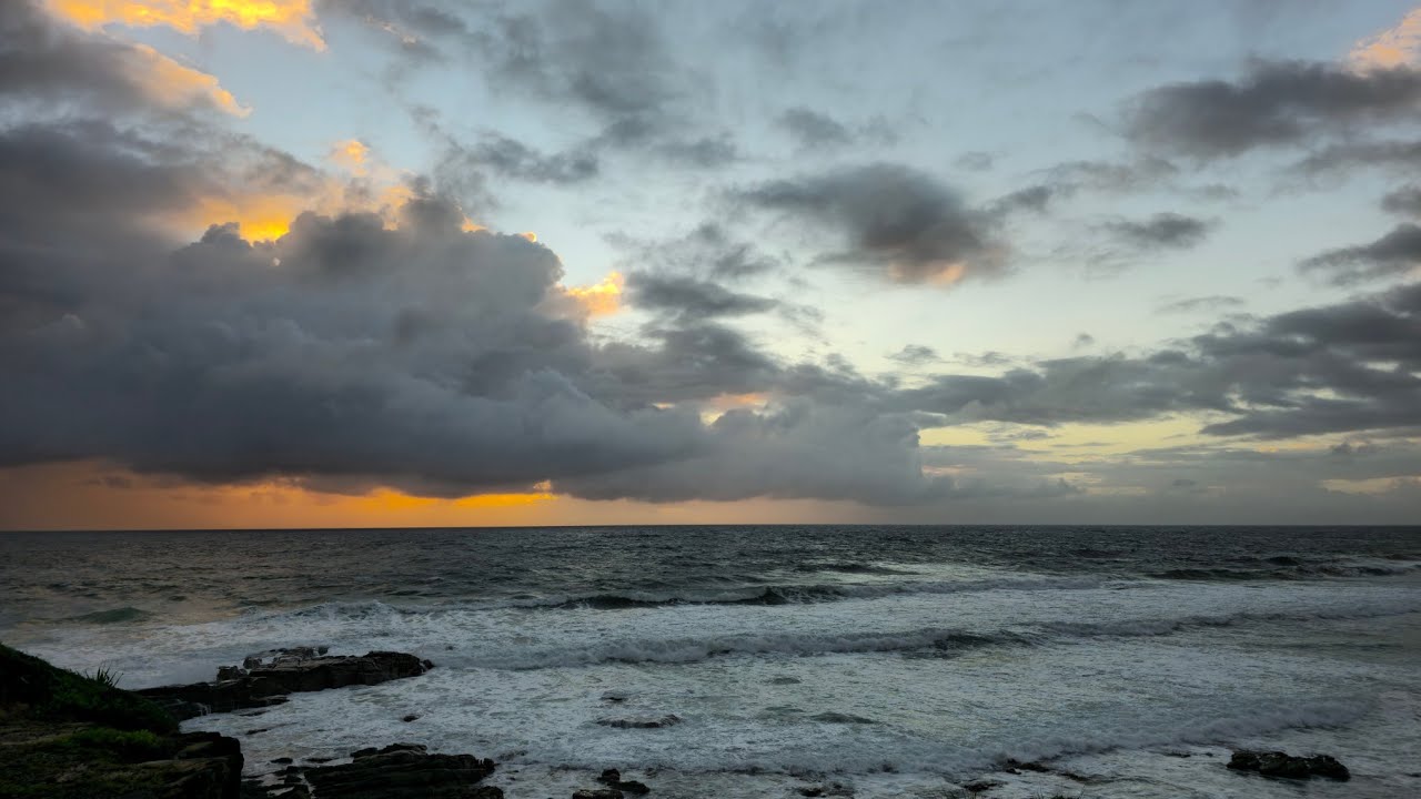 Diverse Morning at Point Arkwright, Australia | Sunrise 199 – Wall of Light | UHD, 4K