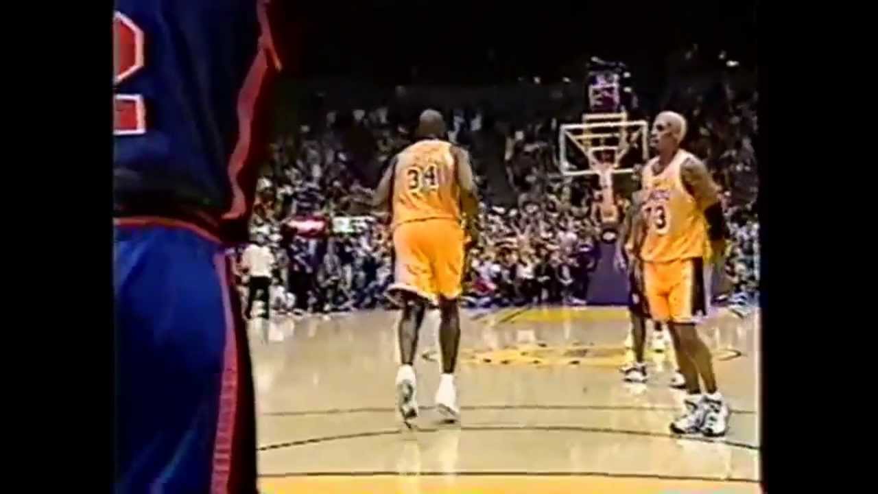 Shaquille O'Neal Kills Chris Dudley (1999)