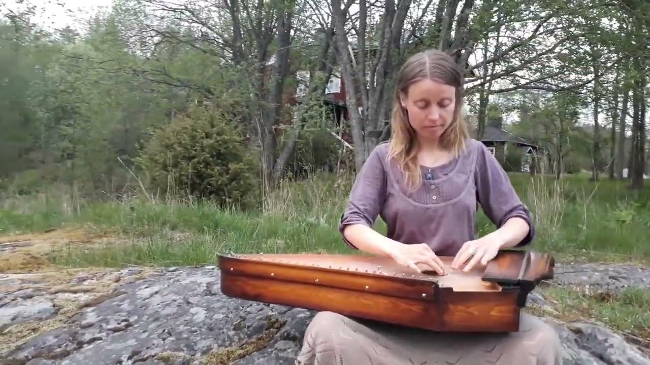 Kantele with blackbirds - Finnish spring tunes