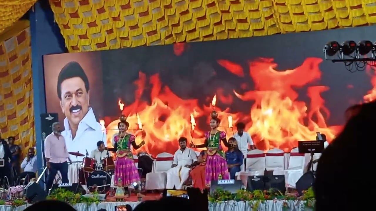 #51 Twins Best Dance Performance l Rumeena & Rufeena Dance l VR Shorts