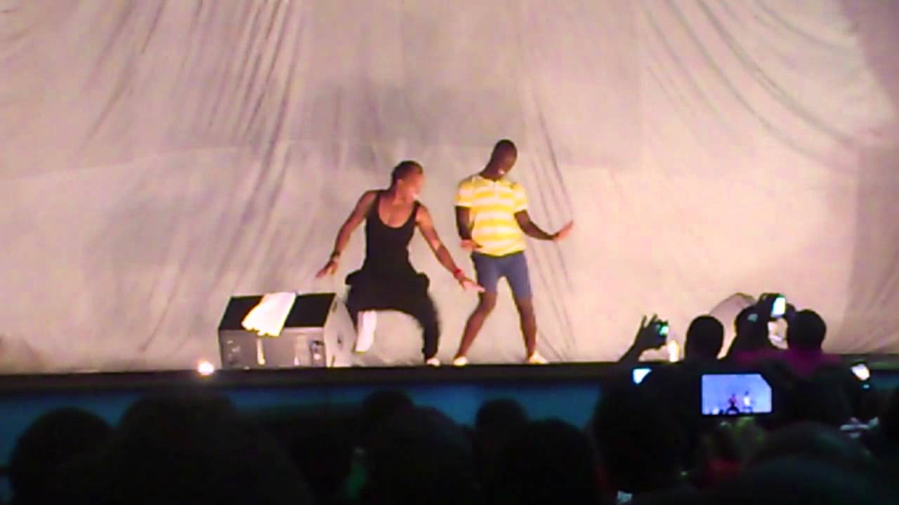CALADO SHOW E FABIO DANCE NO LOBITO.mp4