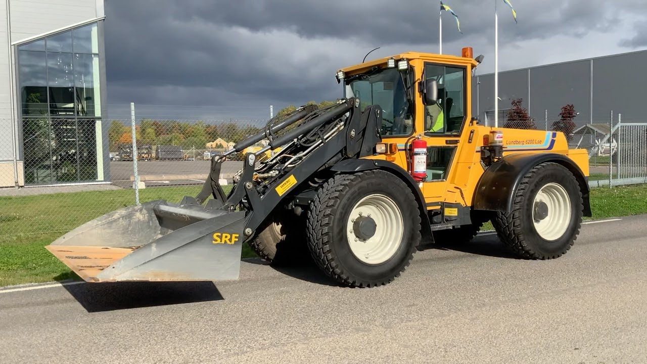 Köp Redskapsbärare Lundberg 6200 LSE med många redskap på Klaravik