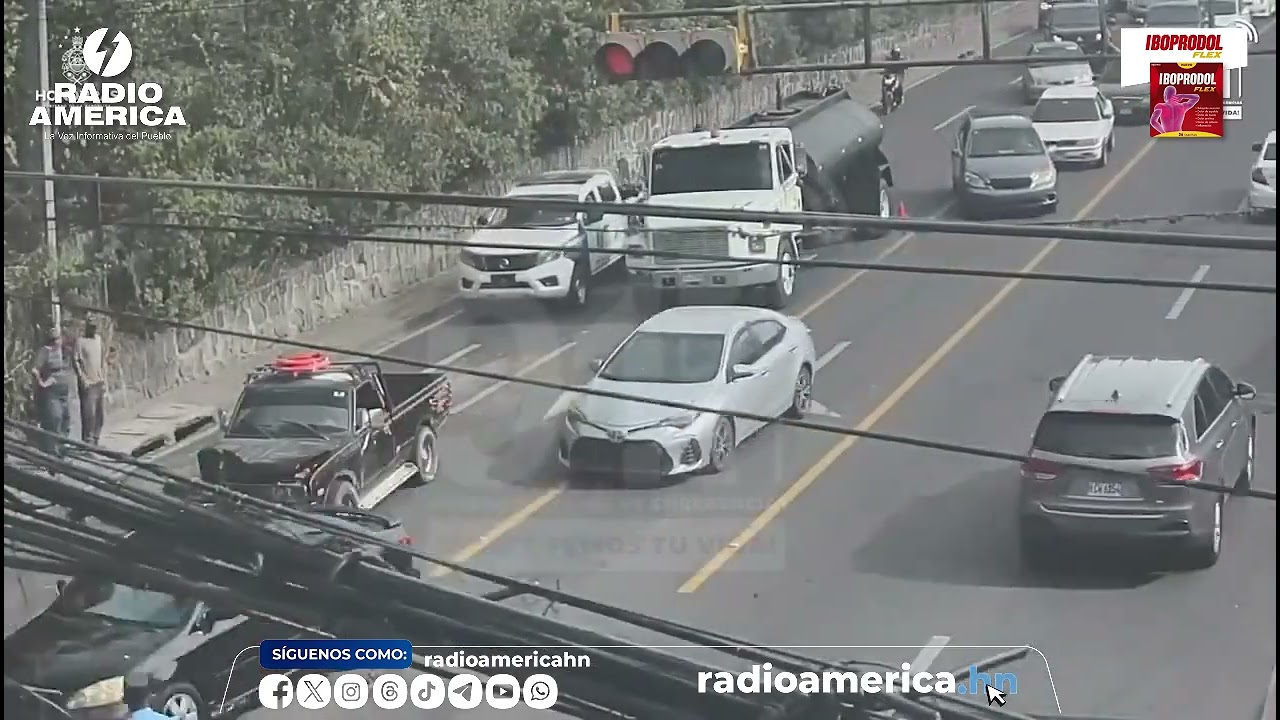 Las cámaras del Sistema Nacional de Emergencias 911 captaron una cuádruple colisión