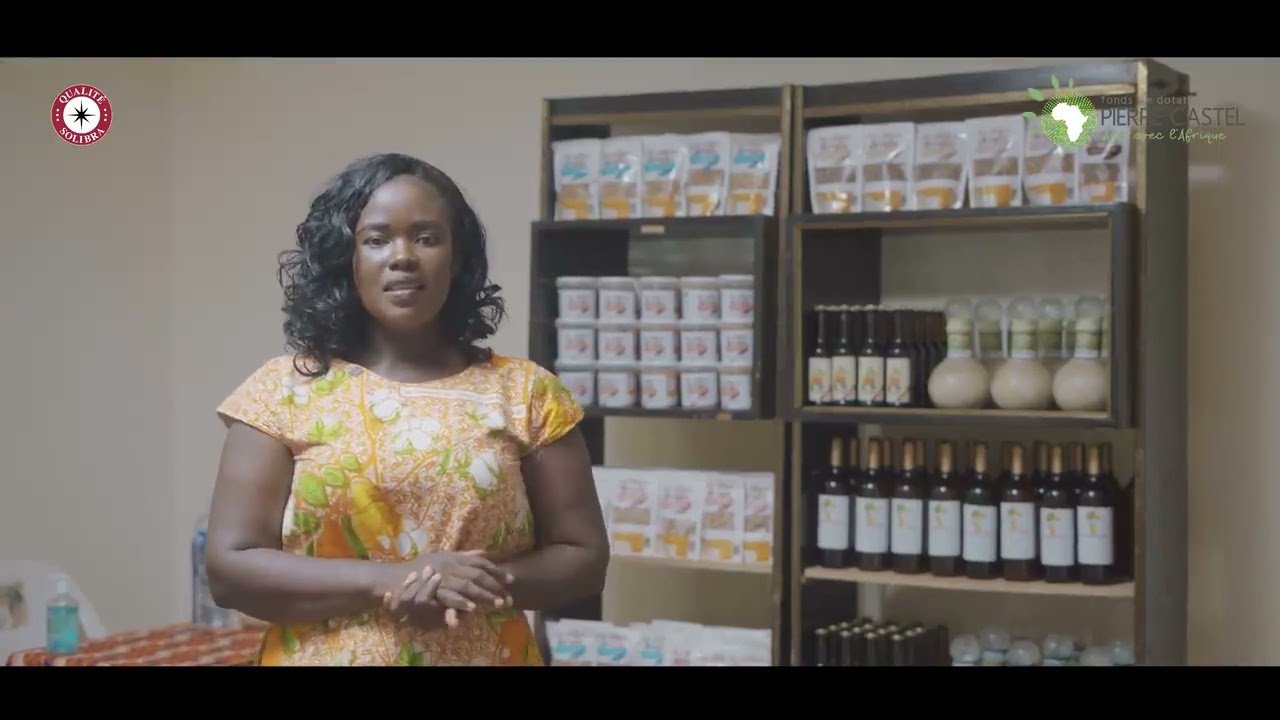 Mme  KRAMO, Fondatrice de LA MAISON DE L'ANACARDE, Production et transformation de la noix de cajou