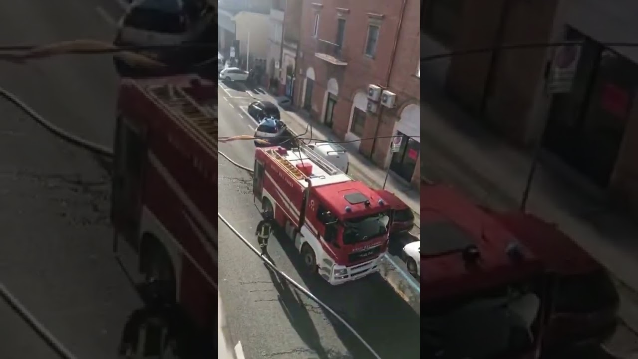 Macerata - Bus a fuoco in via Roma