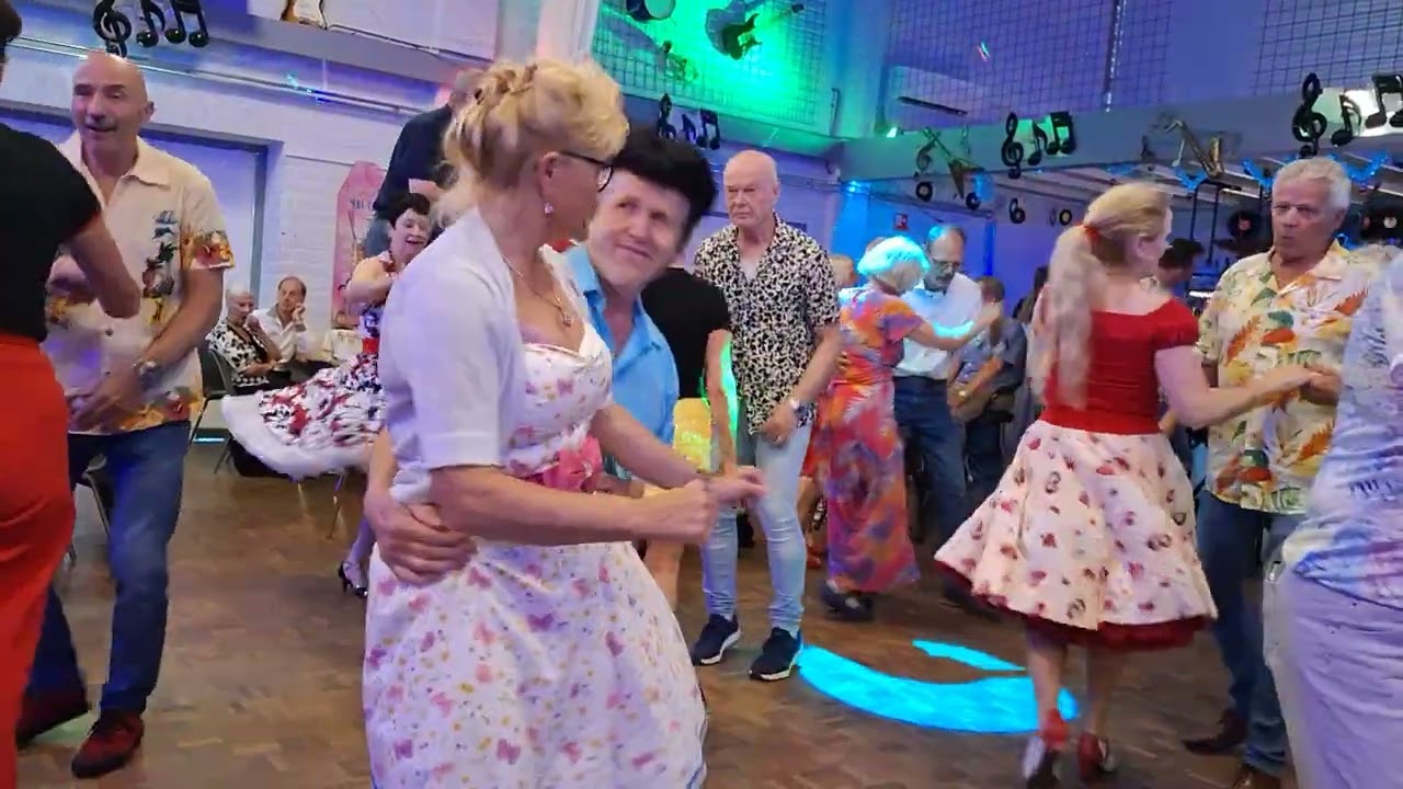 🎶 Johnny B Goode 🎶 THE ROUSTABOUTS..🎶 Trefpunt Eindhoven 29-6-2025