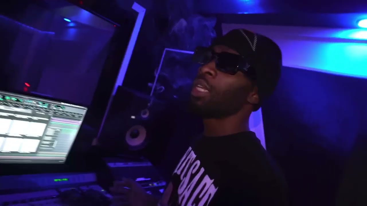 Authenick - Play It Safe Prod. by Blizz [In Studio Performance]